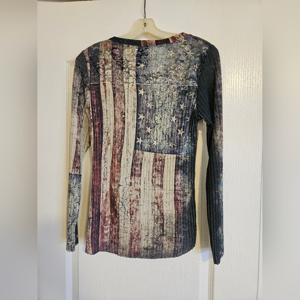 VOCAL Women's Patriotic Long Sleeve Top - Picture 3 of 3
